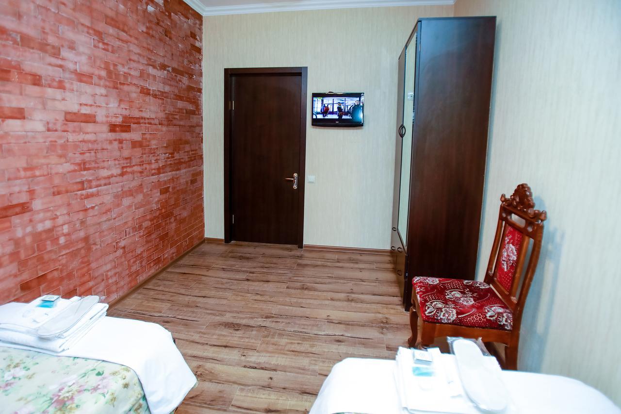 Hotel 4You Tiflis Exterior foto